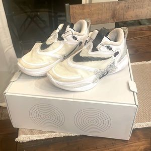 Nike Adapt BB, Size 8.5 Mens, White